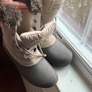 Field & Stream Gray and Cream Winter Boots